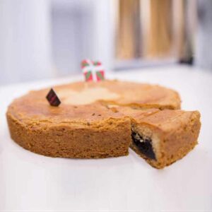 Gâteau basque à la confiture de cerise noire